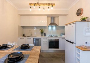 Pine Beach Guest House in the Heart of Balnarring