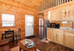 Pine Cabin: Lakefront Log Cabin Retreat