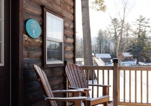 Pine Cabin: Lakefront Log Cabin Retreat