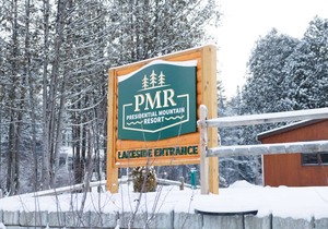Pine Cabin: Lakefront Log Cabin Retreat