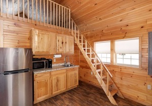 Pine Cabin: Waterfront Log Cabin Hideaway