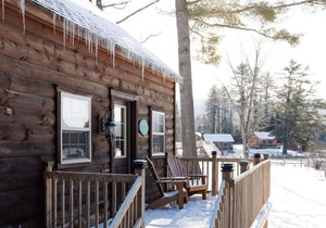 Pine Cabin: Waterfront Log Cabin Hideaway