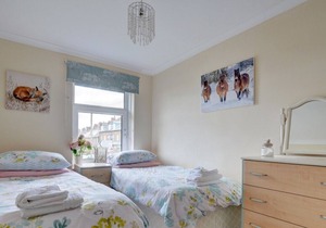 Pip's Corner - Three Bedroom House, Sleeps 6