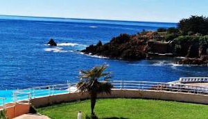 Piscine chauffée à débordement Au Cap de L'Esterel ! Entre Théoule et Saint-Raphaël