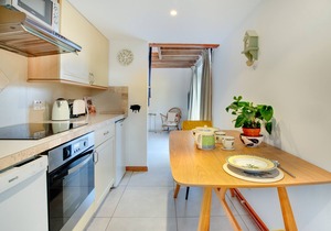 Plum Tree Cottage - One Bedroom House, Sleeps 2