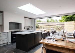PORTHILLY GREYS, pet friendly, country holiday cottage in Rock