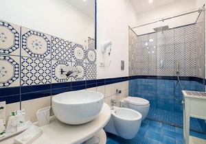 Positano Villa Sleeps 8 Pool WiFi