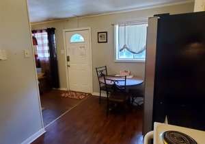 Precious, comfortable, affordable -2 Bedroom 1 Bath Apartment