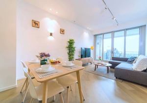 Pride Fawkner Apt Bay-view (LXII) *PARKING+POOL/GYM 55' Smart TV Netflix & Foxtel