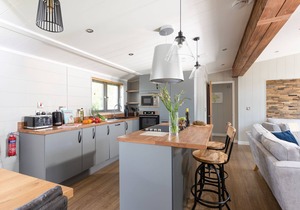 Primrose Lodge, 25 Roadford Lake Lodges