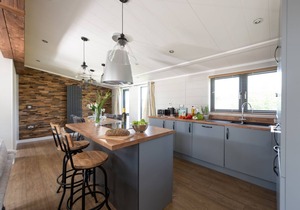 Primrose Lodge, 25 Roadford Lake Lodges