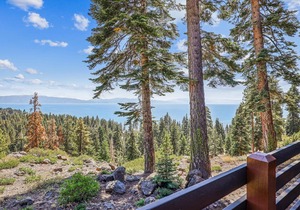 Private Feel Lakeview Corner Condo Unit #5