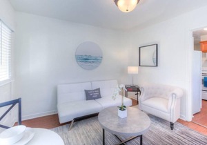 Private gated cottage! Walk to Overton square!