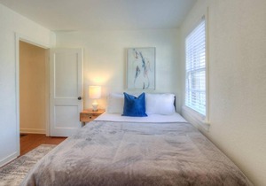 Private gated cottage! Walk to Overton square!
