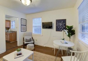 Private Gated Cottage Walk to Overton Square
