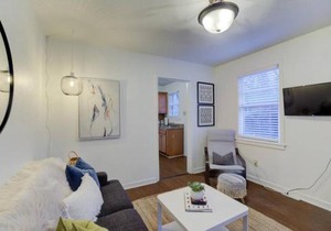 Private Gated Cottage Walk to Overton Square
