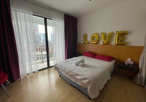 Private Jacuzzi Staycation at KL City 712