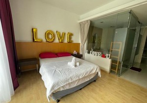 Private Jacuzzi Staycation at KL City 712