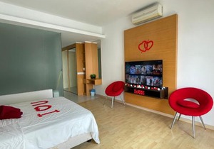 Private Jacuzzi Staycation at KL City 152