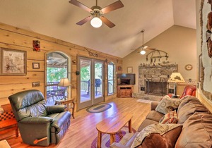 Private Riverfront Cabin with Ozark Mountain View!