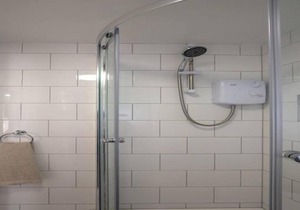 Private studio flat close to Seven sisters station