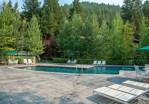 Prospector 171 - Walk to Ski Lifts and Hot Tub for Apres Ski