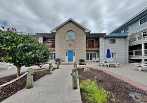 Put-in-Bay Poolview Condo #5