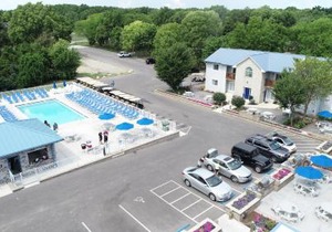 Put-in-Bay Poolview Condo #7