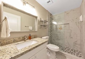 PVT backyard w Gated Pool & BBQ, Dog Friendly, WIFI, Close to ASU, 101 Freeway & Old Town Scottsdale