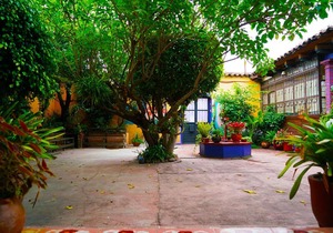 Qhia Hostel