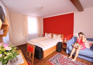 Quadruple Room C with WC and shower - Hotel Deutscher Hof