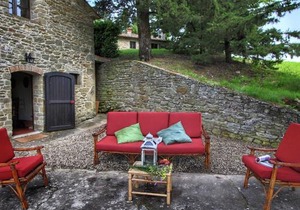 Quaint cottage with pool