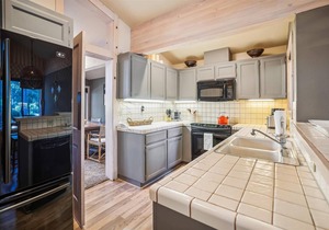 Quaint Forest View Condo Rocky Ridge #104
