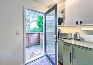 Quaint Seattle Retreat 2 Mi to Capitol Hill!