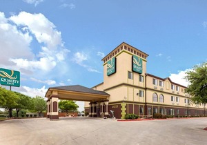 Quality Inn near SeaWorld - Lackland