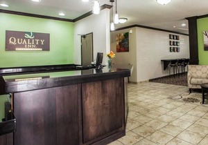 Quality Inn near I-72 and Hwy 51
