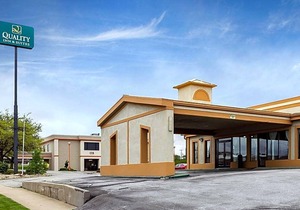 Quality Inn & Suites Bloomington University Area