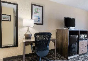 Quality Inn & Suites Lafayette I-65