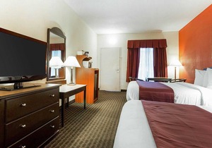 Quality Inn & Suites Near Six Flags - Austell