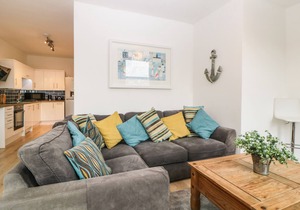QUAYSIDE LOOKOUT, country holiday cottage in Brixham