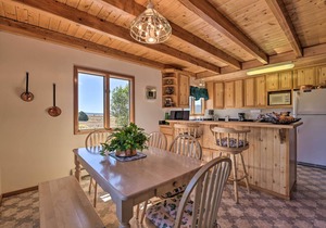 Questa Home w/Views - 13 Mi to Red River Skiing!