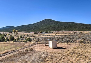 Questa Home w/ Views - 13 Mi to Red River Skiing!