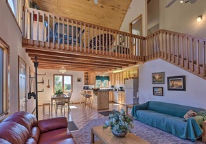 Questa Home w/ Views - 13 Mi to Red River Skiing!
