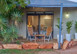 Quiet Studio Hideaway 5 minutes Walk to Cable Beach
