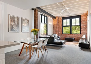 Quintessential Woolstore Warehouse~1Bed/1Bath/1Car