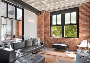 Quintessential Woolstore Warehouse~1Bed/1Bath/1Car
