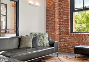 Quintessential Woolstore Warehouse~1Bed/1Bath/1Car