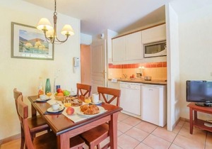 Résidence Pierre & Vacances Le Parc d'Arradoy*** - Apartment for 4 people - 1 bedroom - Terrace or balcony