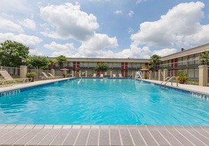 Ramada by Wyndham New Iberia