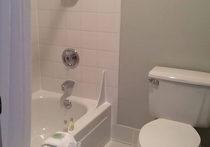 RARE FIND! COMFY UNIT FOR 3, SAUNA, POOL AND GYM